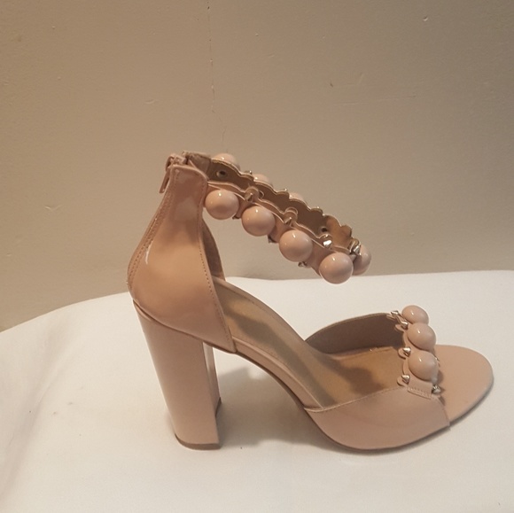 Beautiful cream and silver heels - Picture 3 of 5